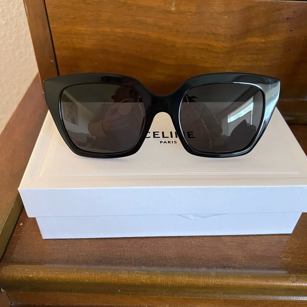 NEW-  AUTHENTIC 2023 CELINE sunglasses with box, dust bag and case. - Picture 3 of 13